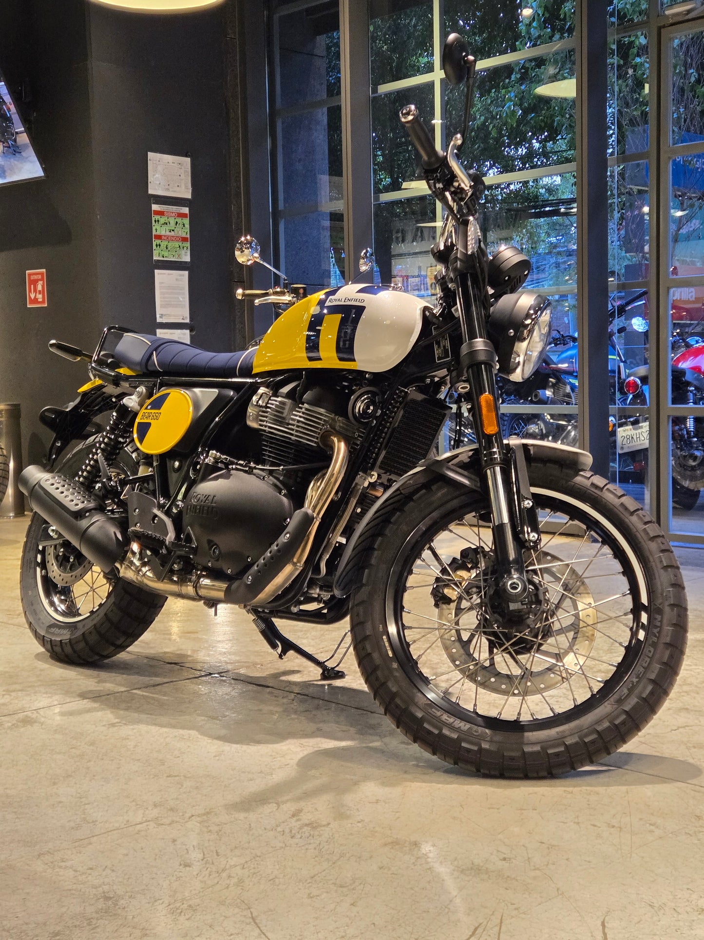 Royal Enfield Int Bear 650 Wild Honey