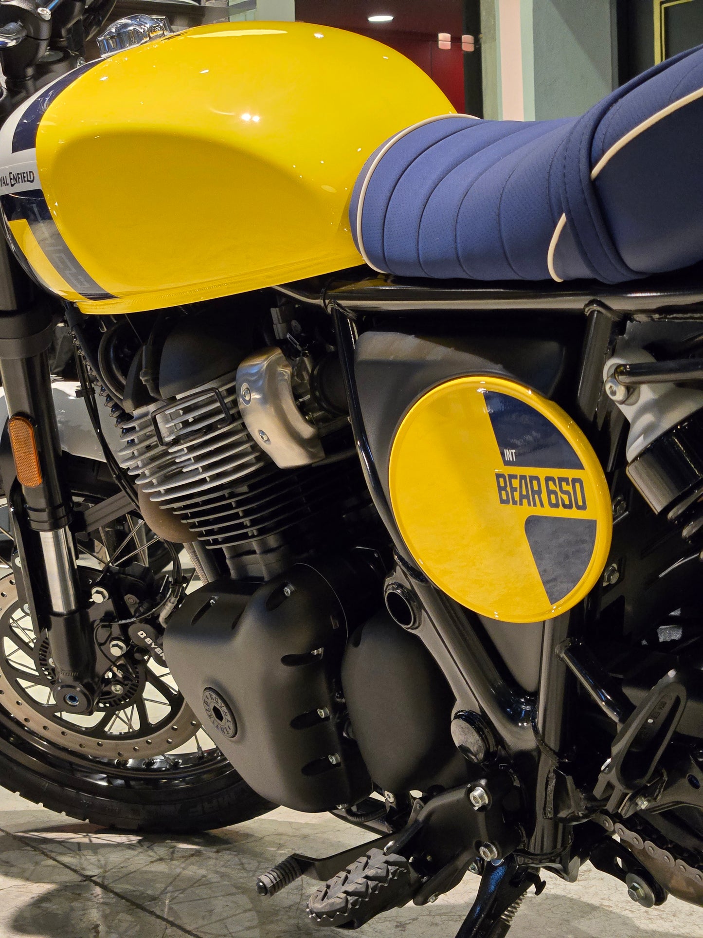 Royal Enfield Int Bear 650 Wild Honey