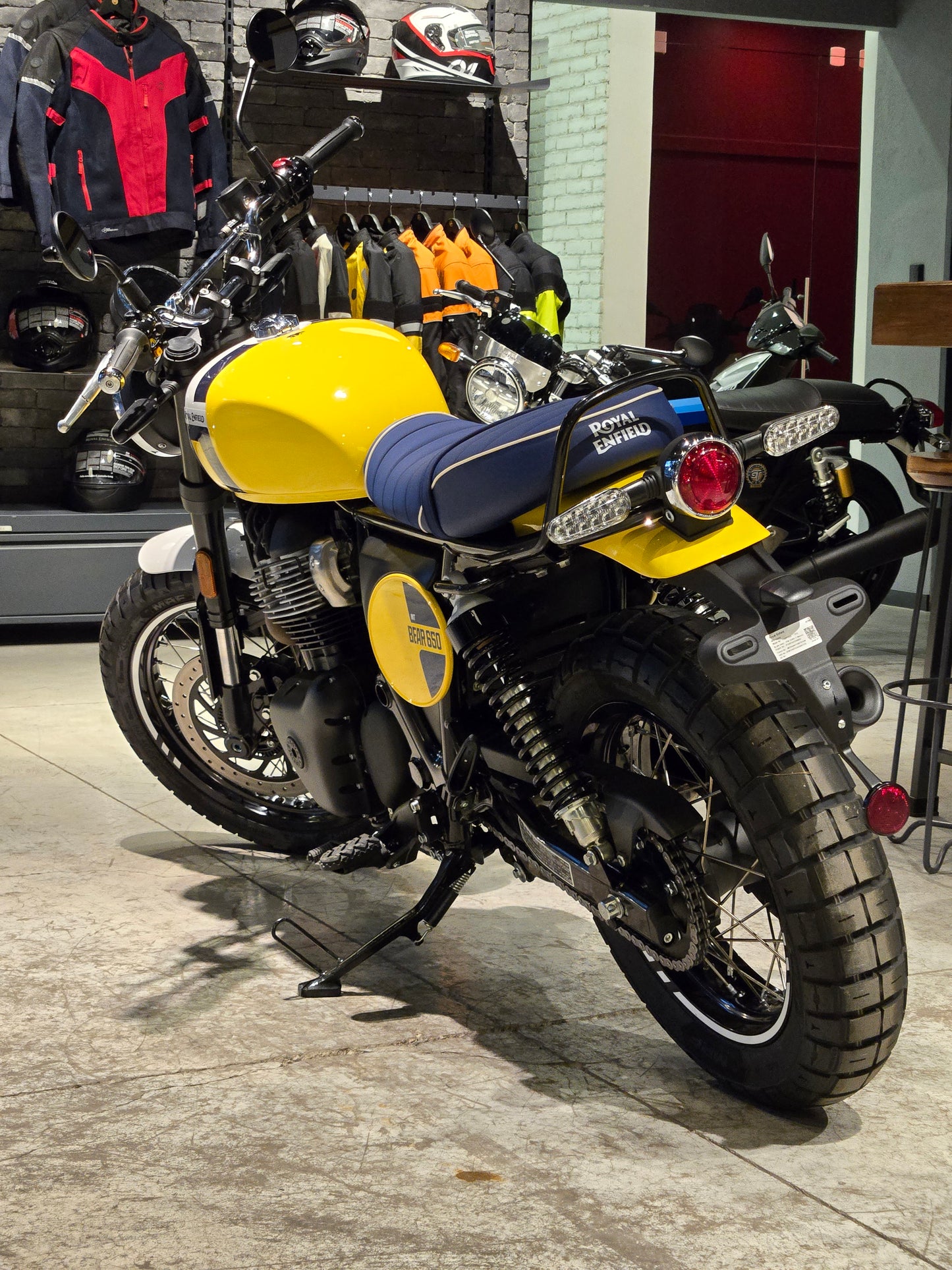 Royal Enfield Int Bear 650 Wild Honey