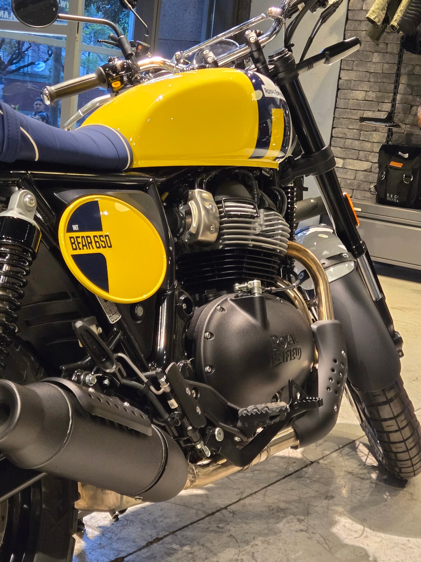 Royal Enfield Int Bear 650 Wild Honey