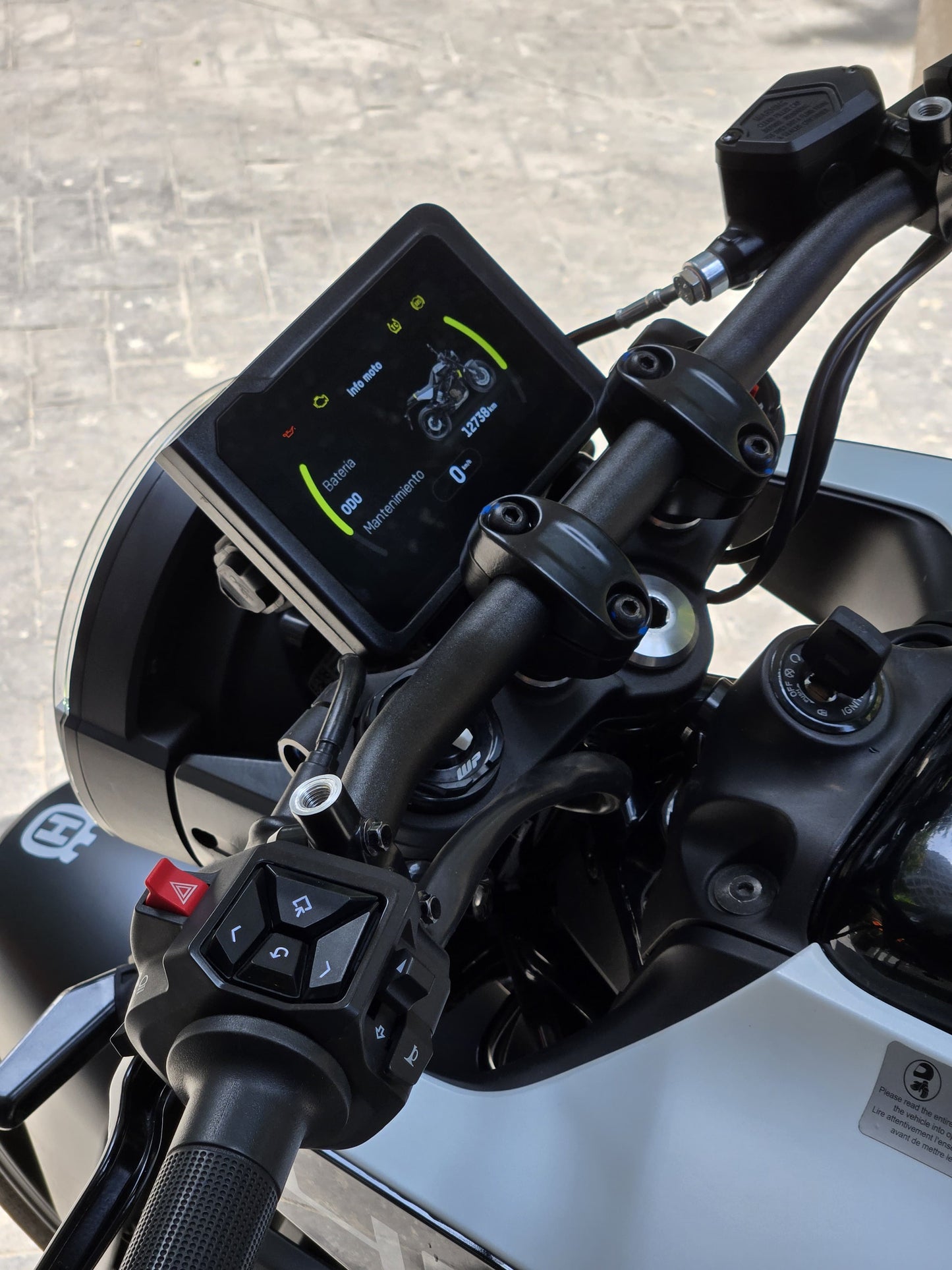 HUSQVARNA Svartpilen 401