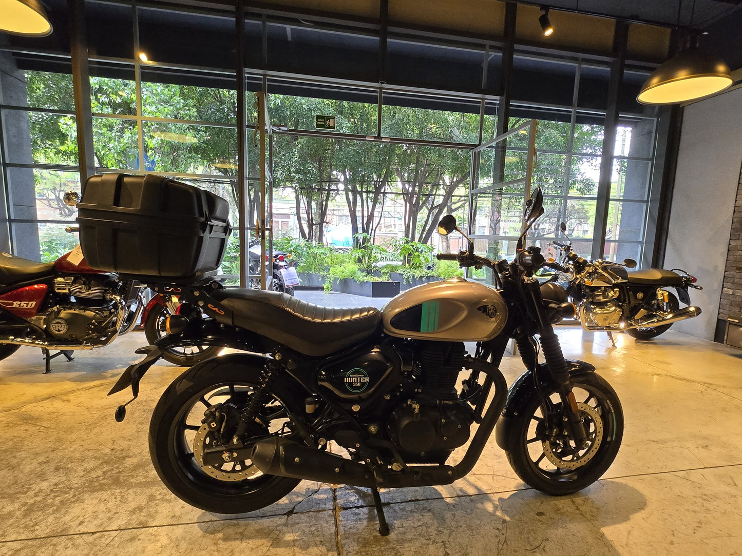 Royal Enfield Hunter 350 Dapper Grey 2023