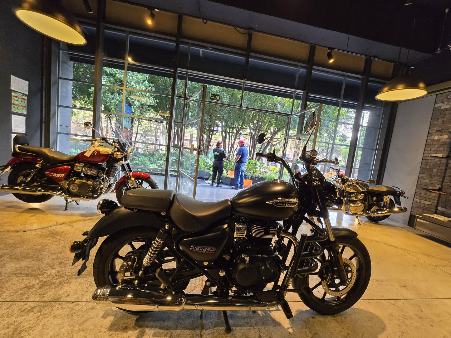 Royal Enfield Meteor 350 Stellar Black 2024