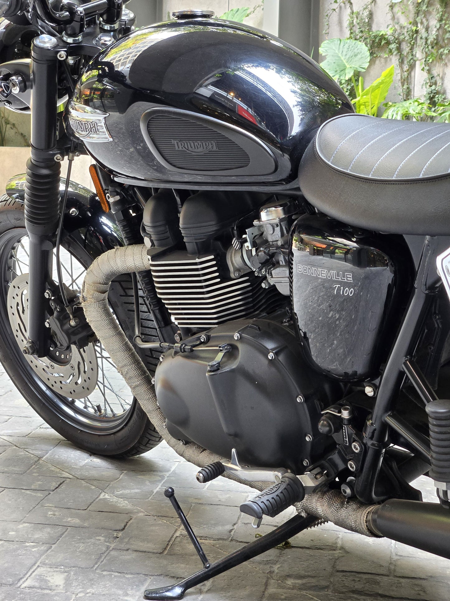 TRIUMPH BONNEVILLE T100 2015