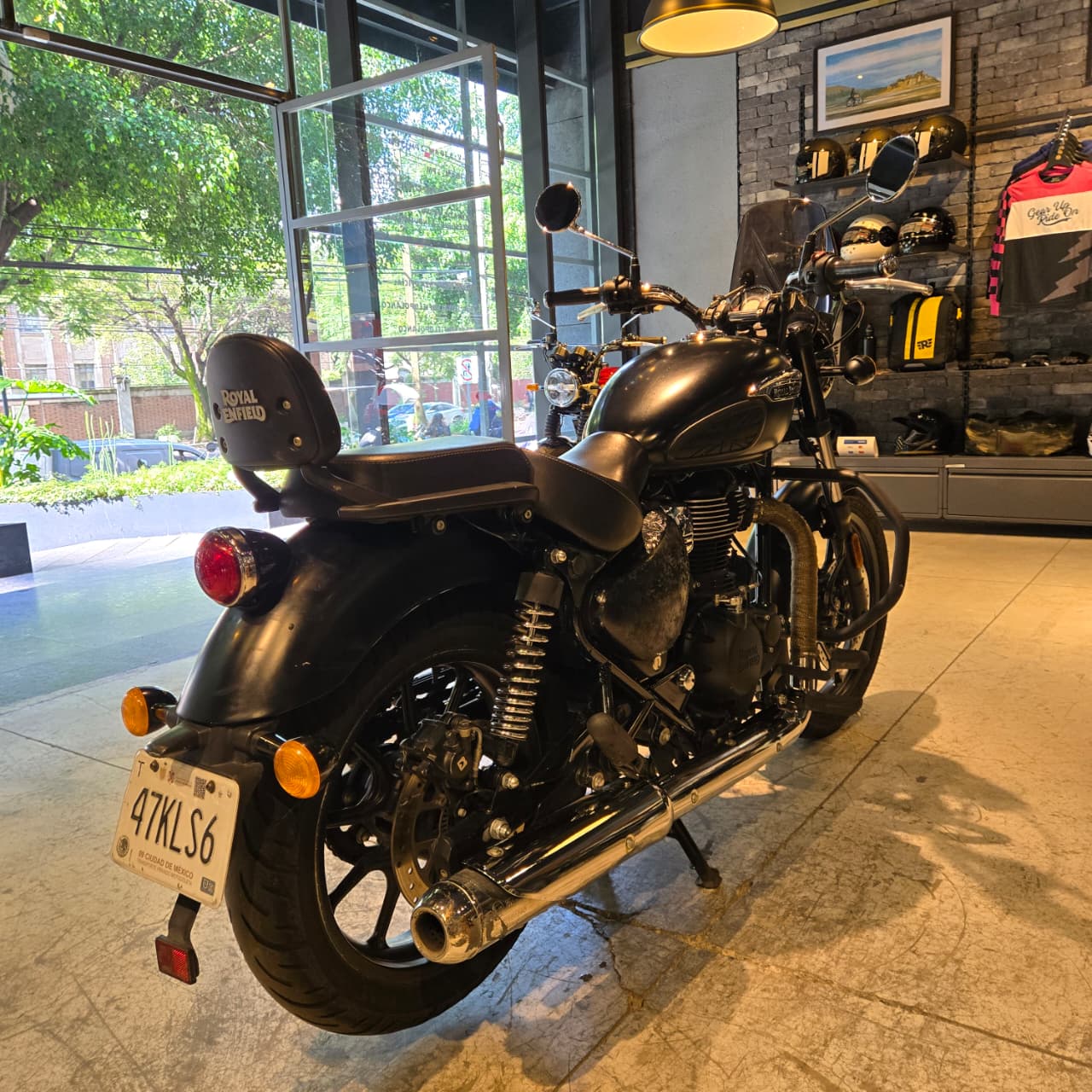 Royal Enfield Meteor 350 Stellar Black 2024