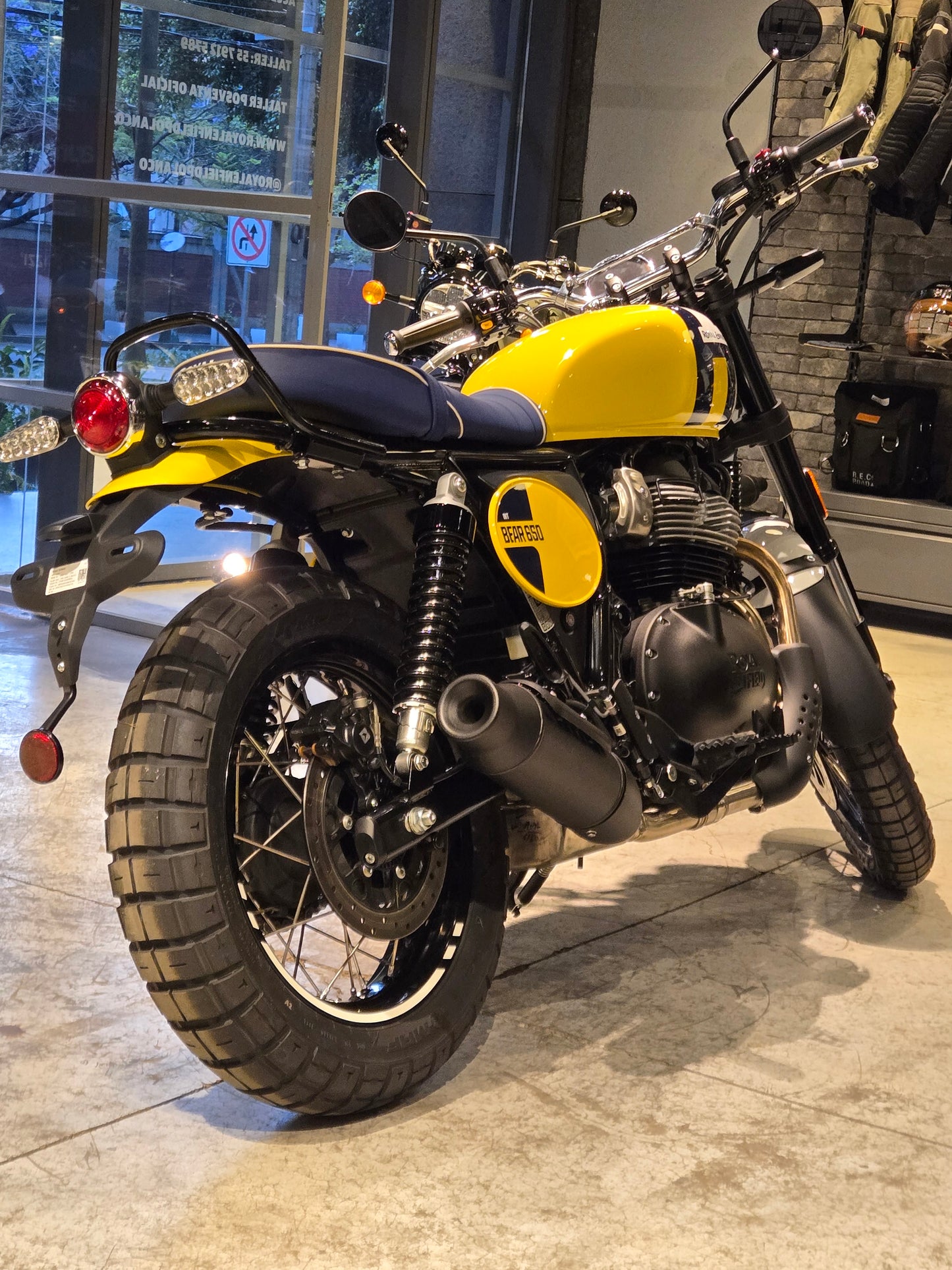 Royal Enfield Int Bear 650 Wild Honey