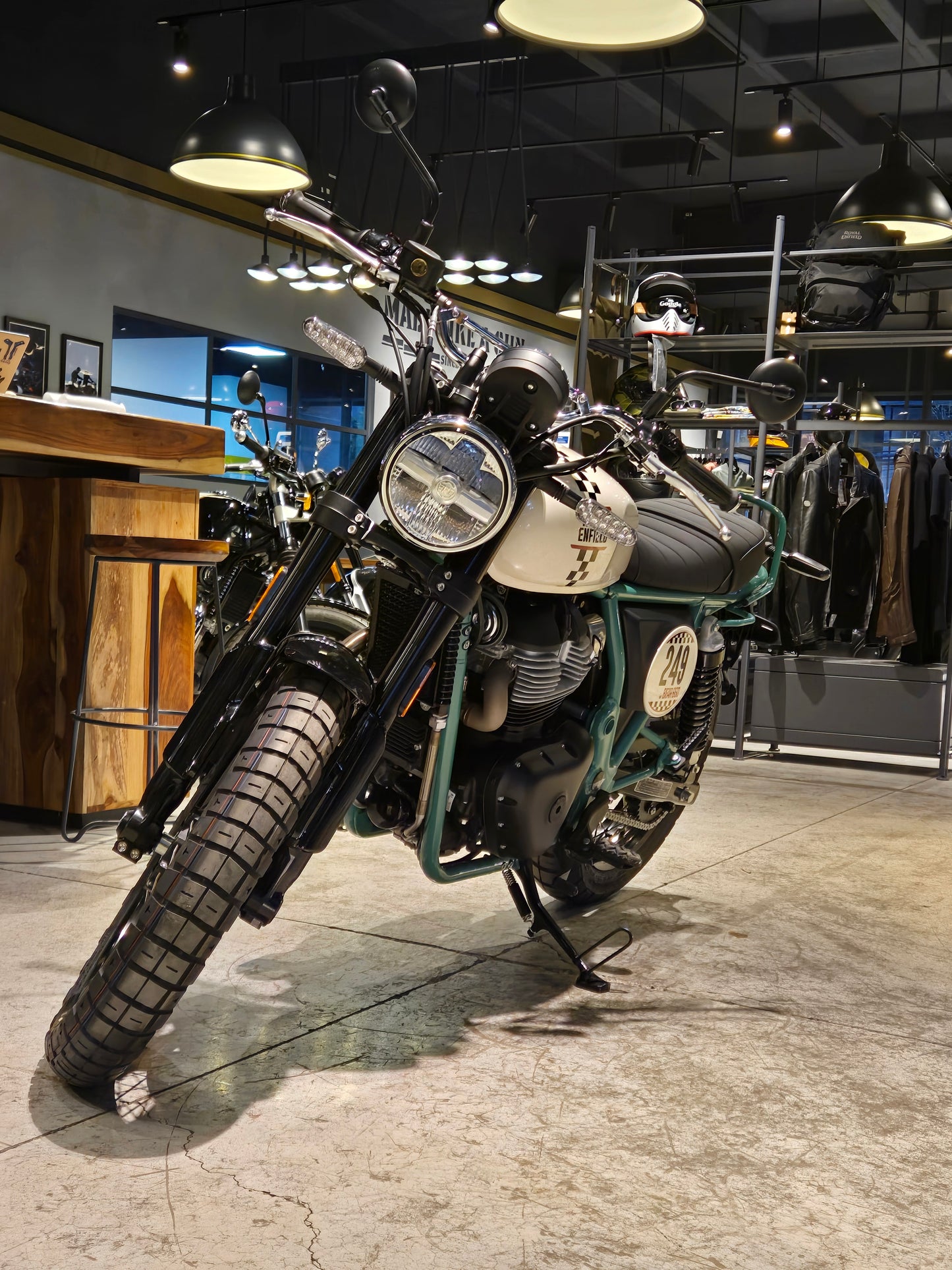 Royal Enfield Int Bear 650 Two Four Nine
