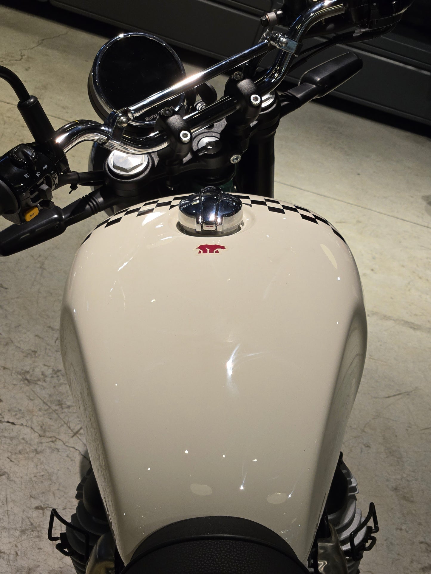 Royal Enfield Int Bear 650 Two Four Nine