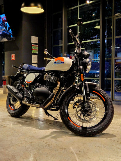 Royal Enfield Int Bear 650 Boadwalk White