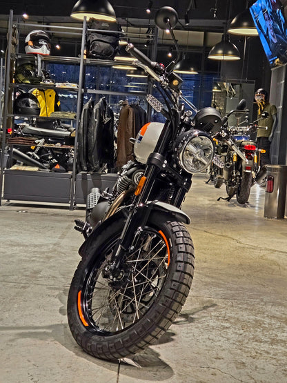 Royal Enfield Int Bear 650 Boadwalk White
