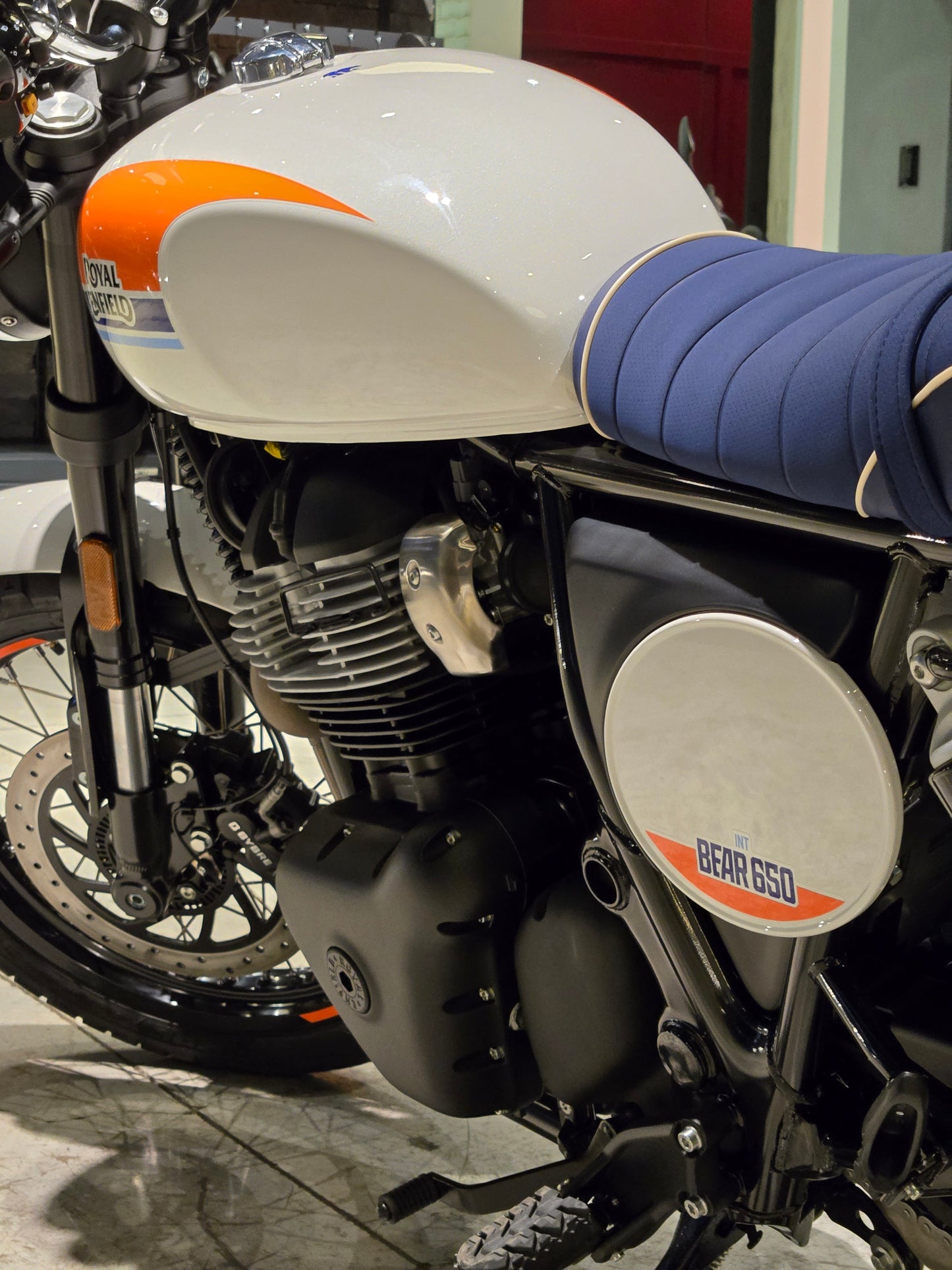 Royal Enfield Int Bear 650 Boadwalk White