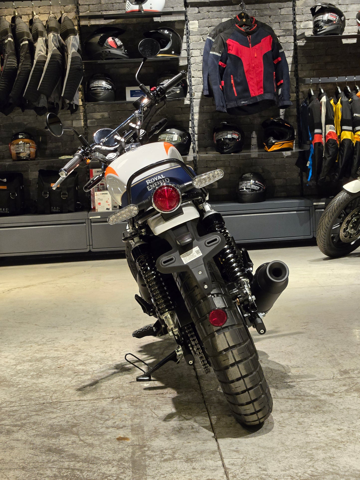 Royal Enfield Int Bear 650 Boadwalk White