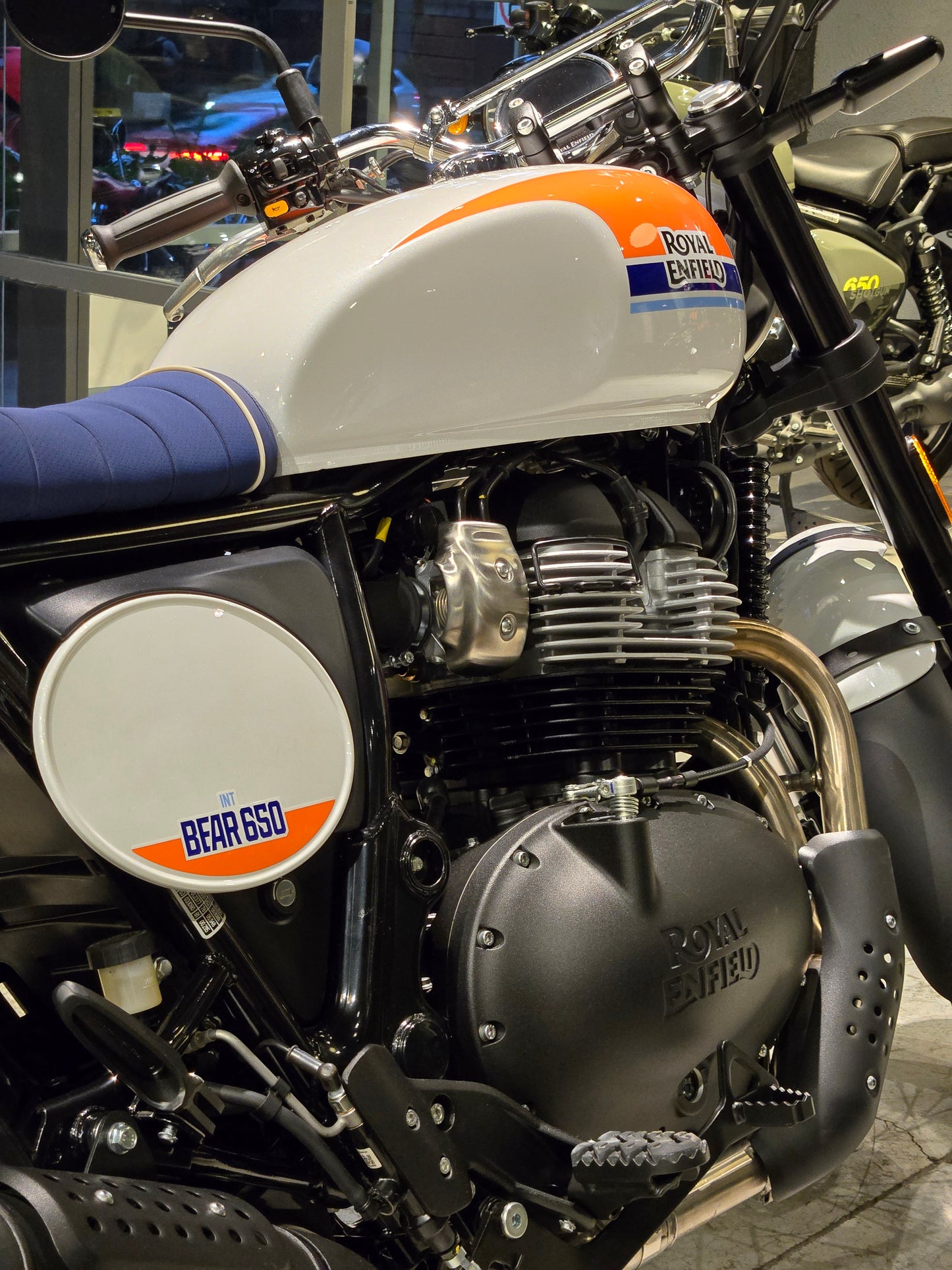 Royal Enfield Int Bear 650 Boadwalk White