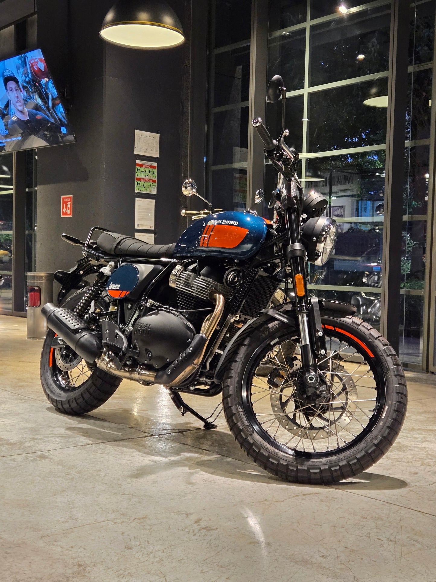 Royal Enfield Int Bear 650 Petrol Green