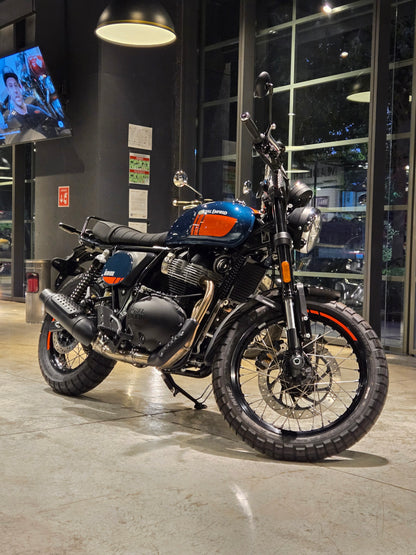 Royal Enfield Int Bear 650 Petrol Green