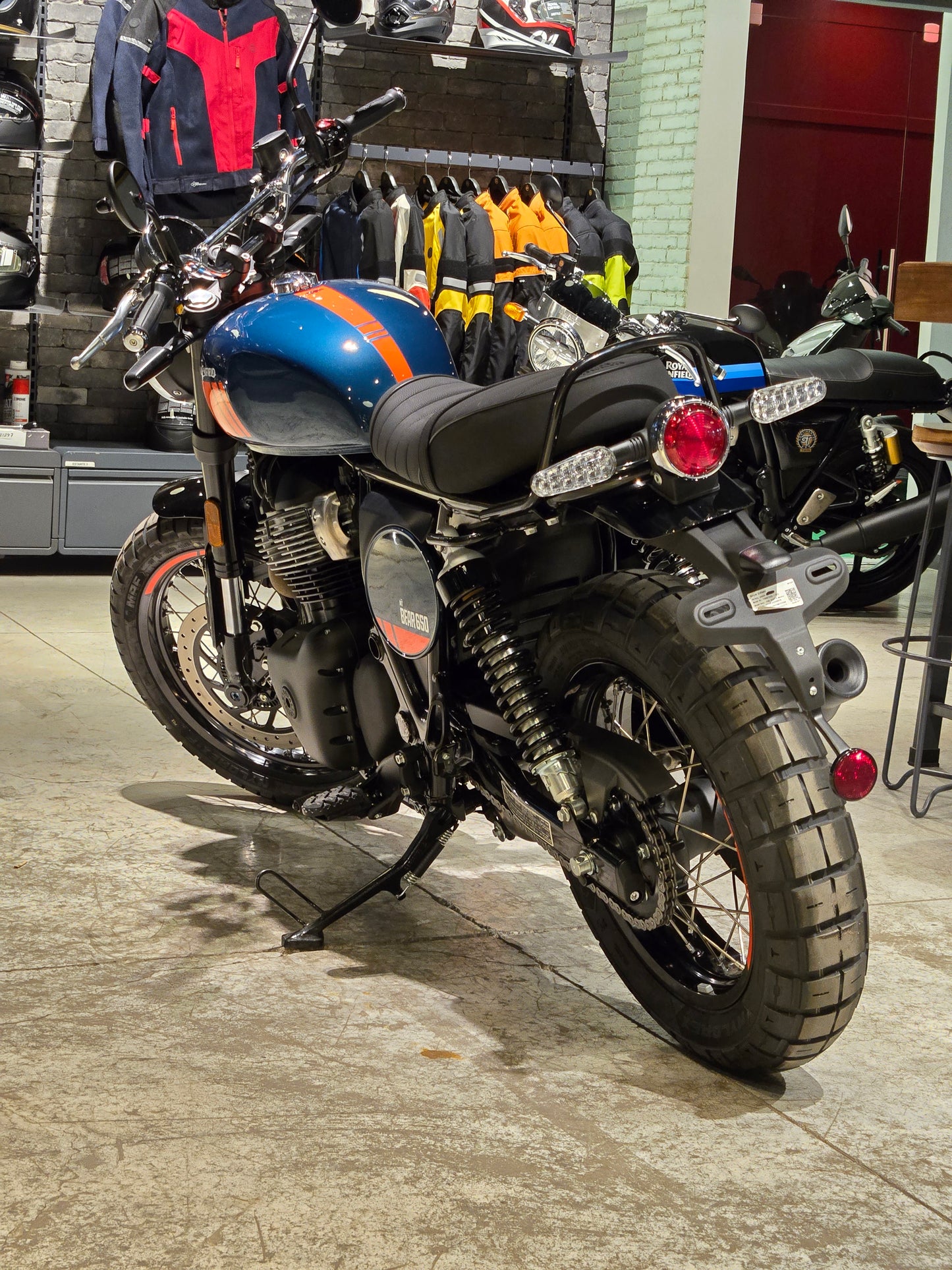 Royal Enfield Int Bear 650 Petrol Green