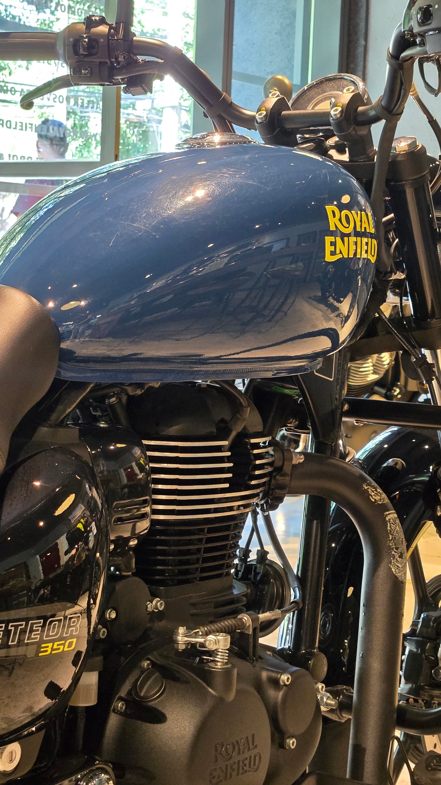 Royal Enfield Meteor 350 Fireball blue