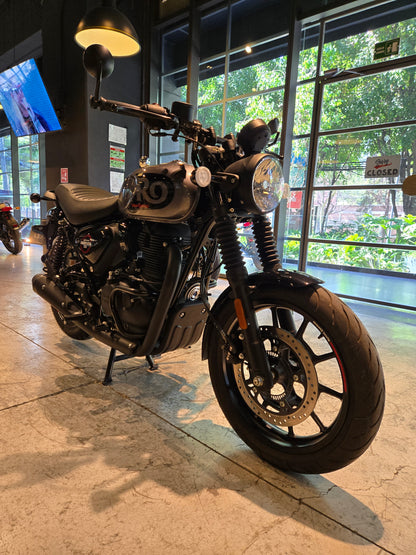 Royal Enfield Hunter 350 Dapper Grey