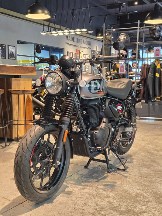 Royal Enfield Hunter 350 Dapper Grey