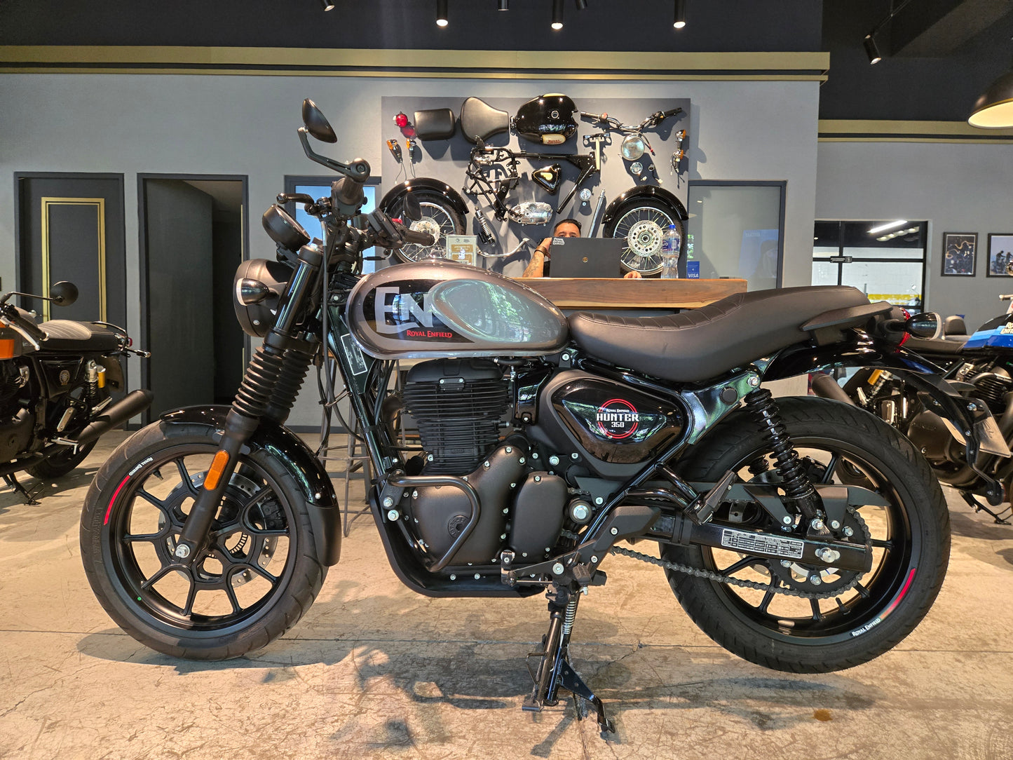 Royal Enfield Hunter 350 Dapper Grey