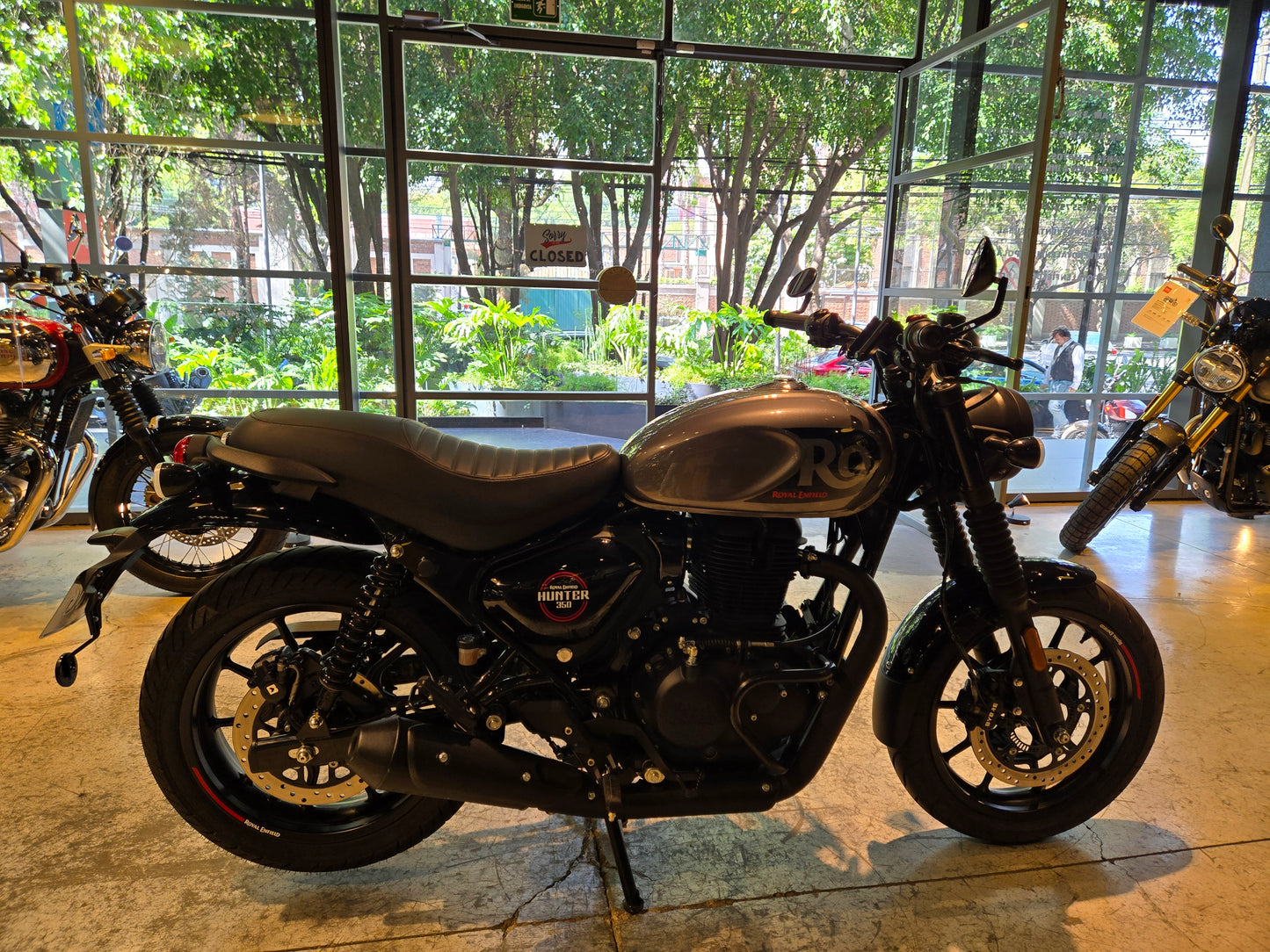Royal Enfield Hunter 350 Dapper Grey