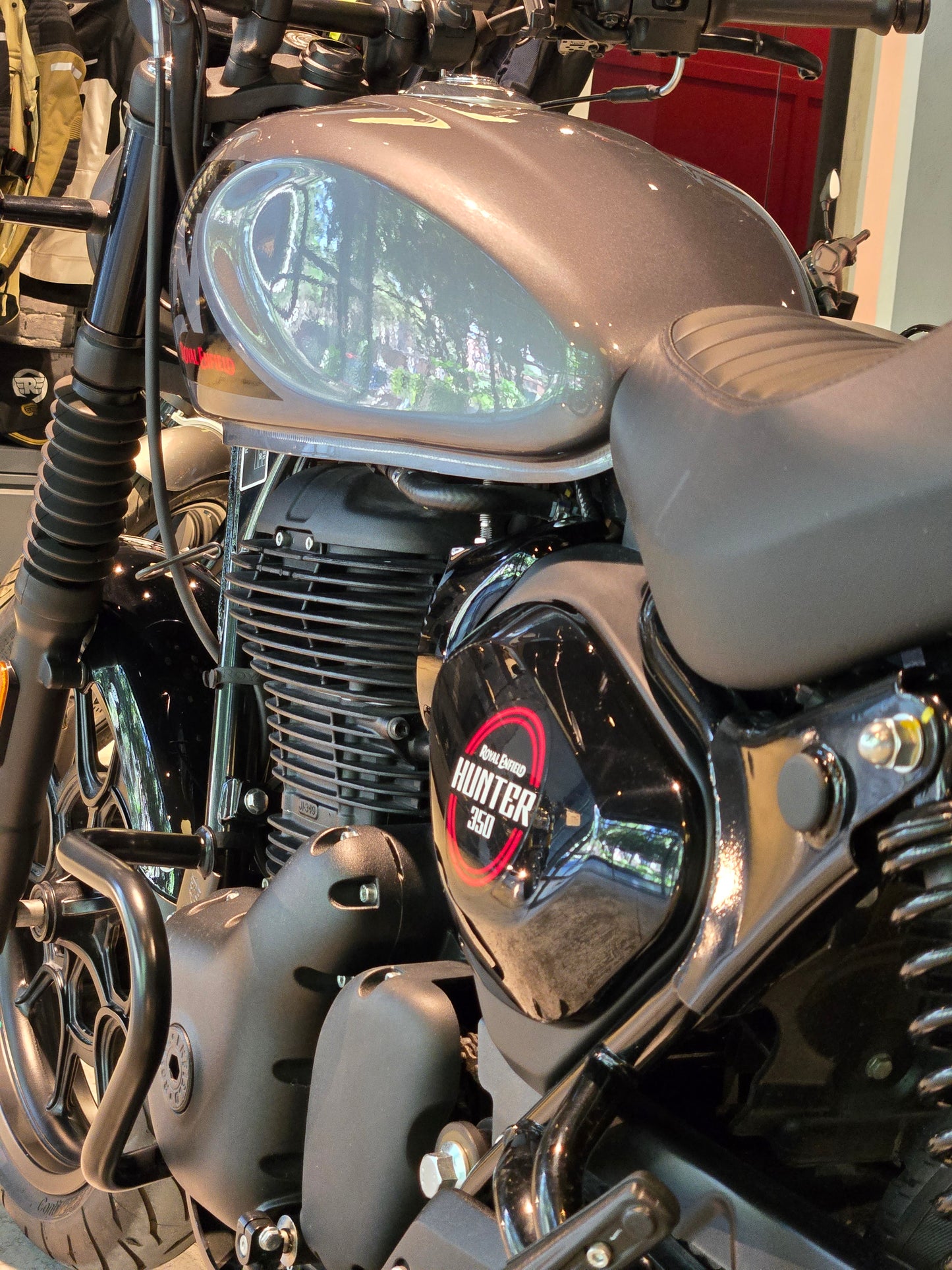 Royal Enfield Hunter 350 Dapper Grey