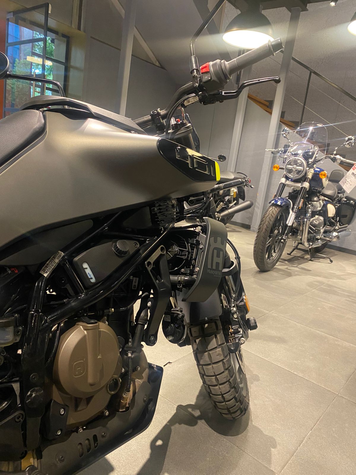 HUSQVARNA Svartpilen 401