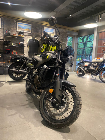 HUSQVARNA Svartpilen 401