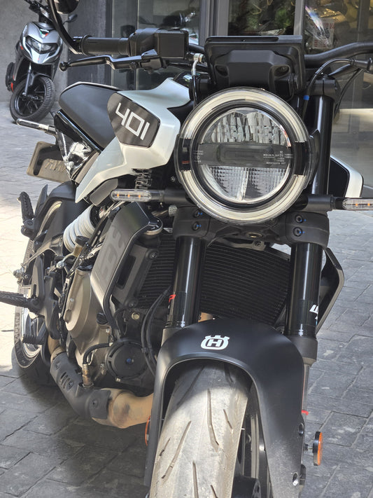 HUSQVARNA Svartpilen 401