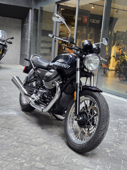 Moto Guzzi V7 Special 2023