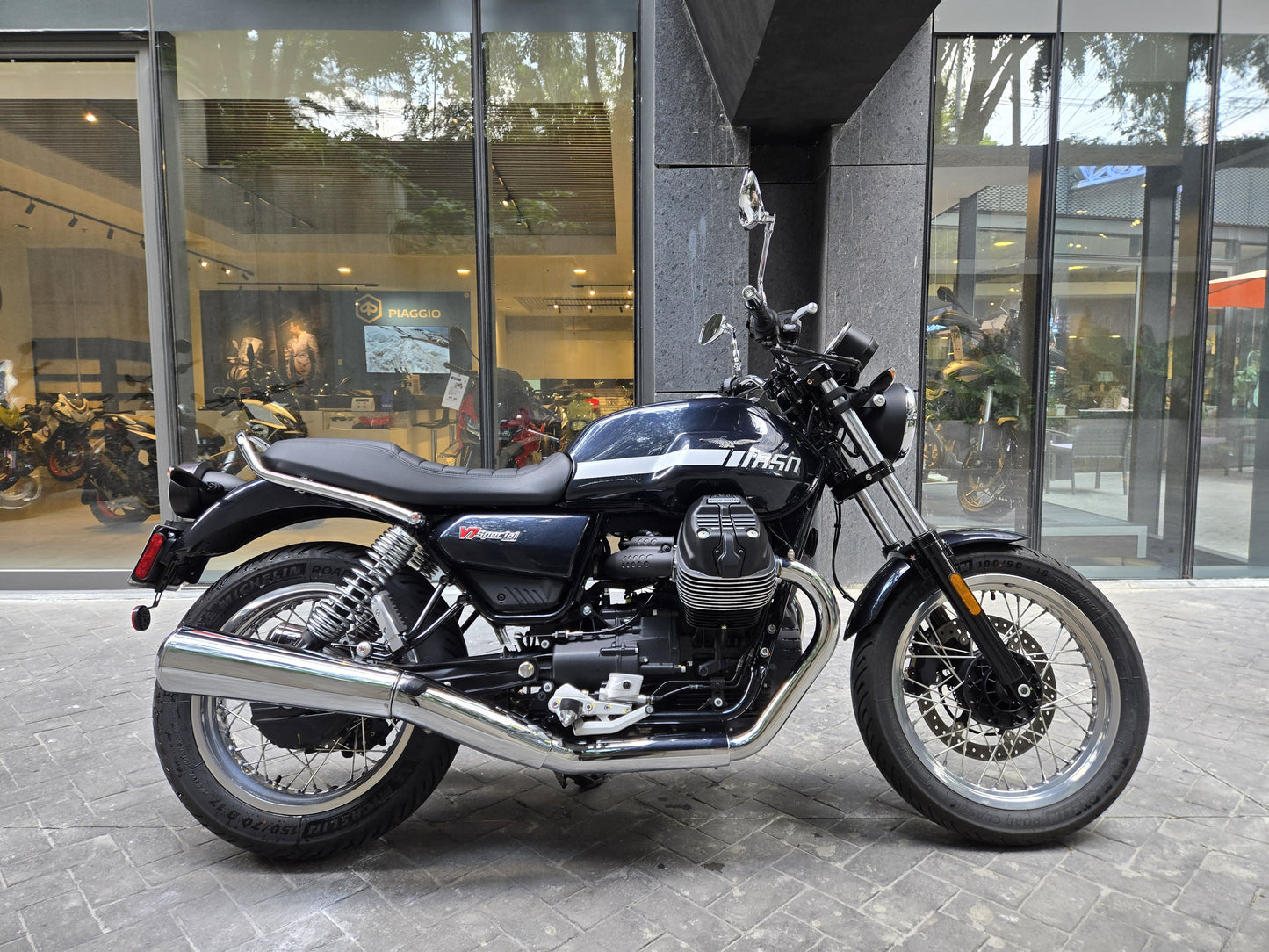 Moto Guzzi V7 Special 2023