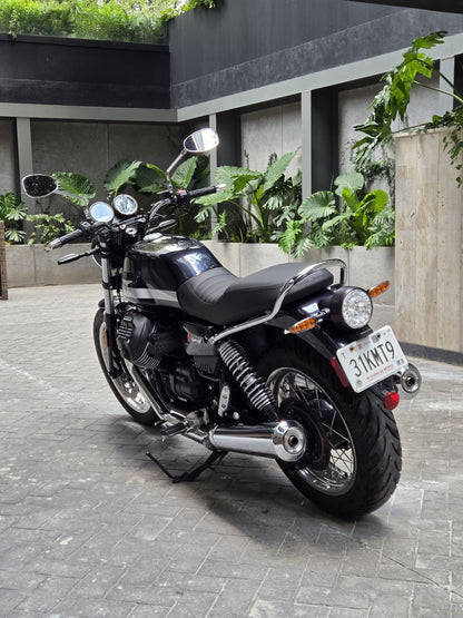 Moto Guzzi V7 Special 2023
