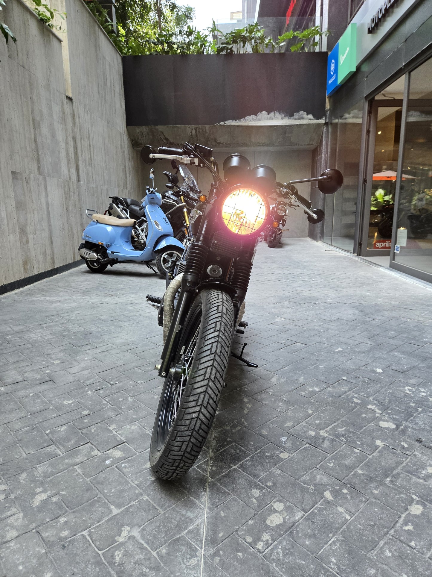 TRIUMPH BONNEVILLE T100 2015