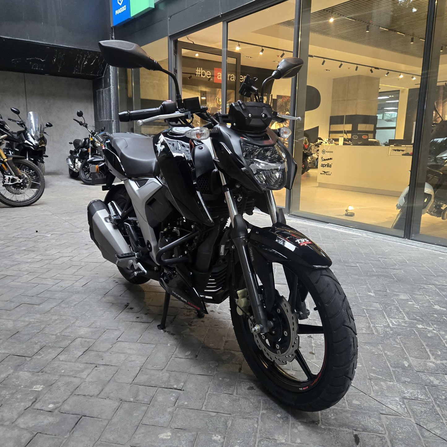 TVS RTR 160 4V FI ABS 2025