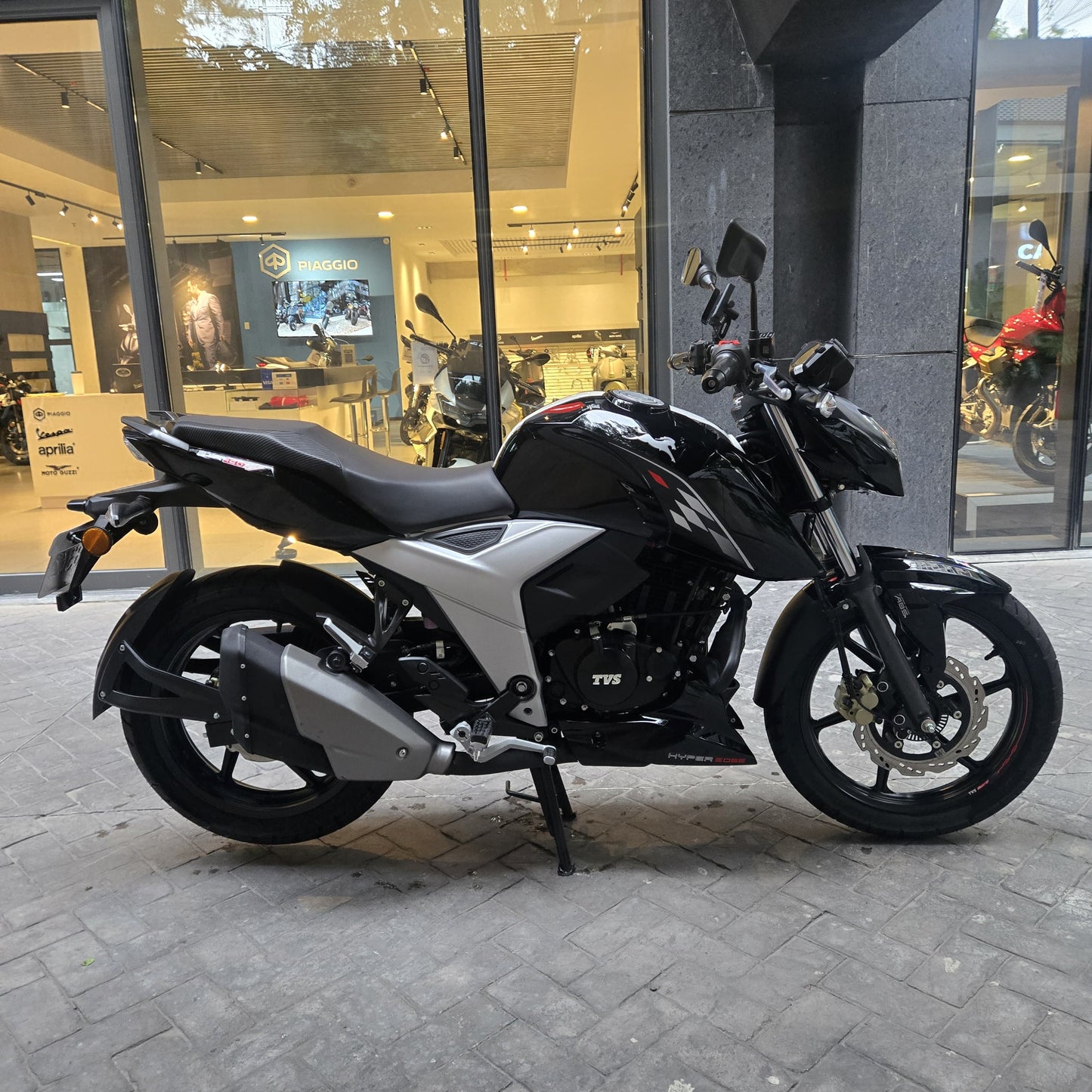 TVS RTR 160 4V FI ABS 2025
