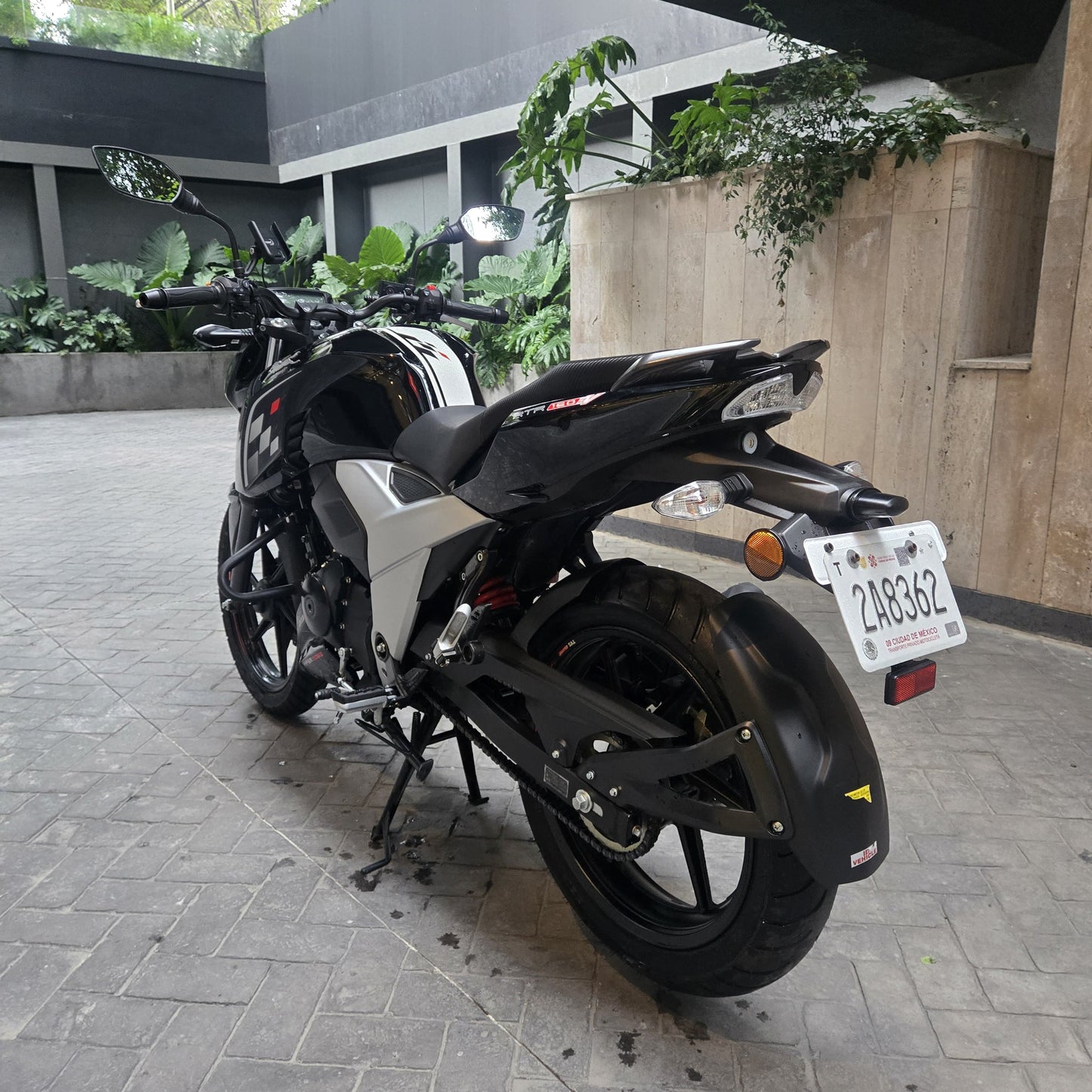 TVS RTR 160 4V FI ABS 2025