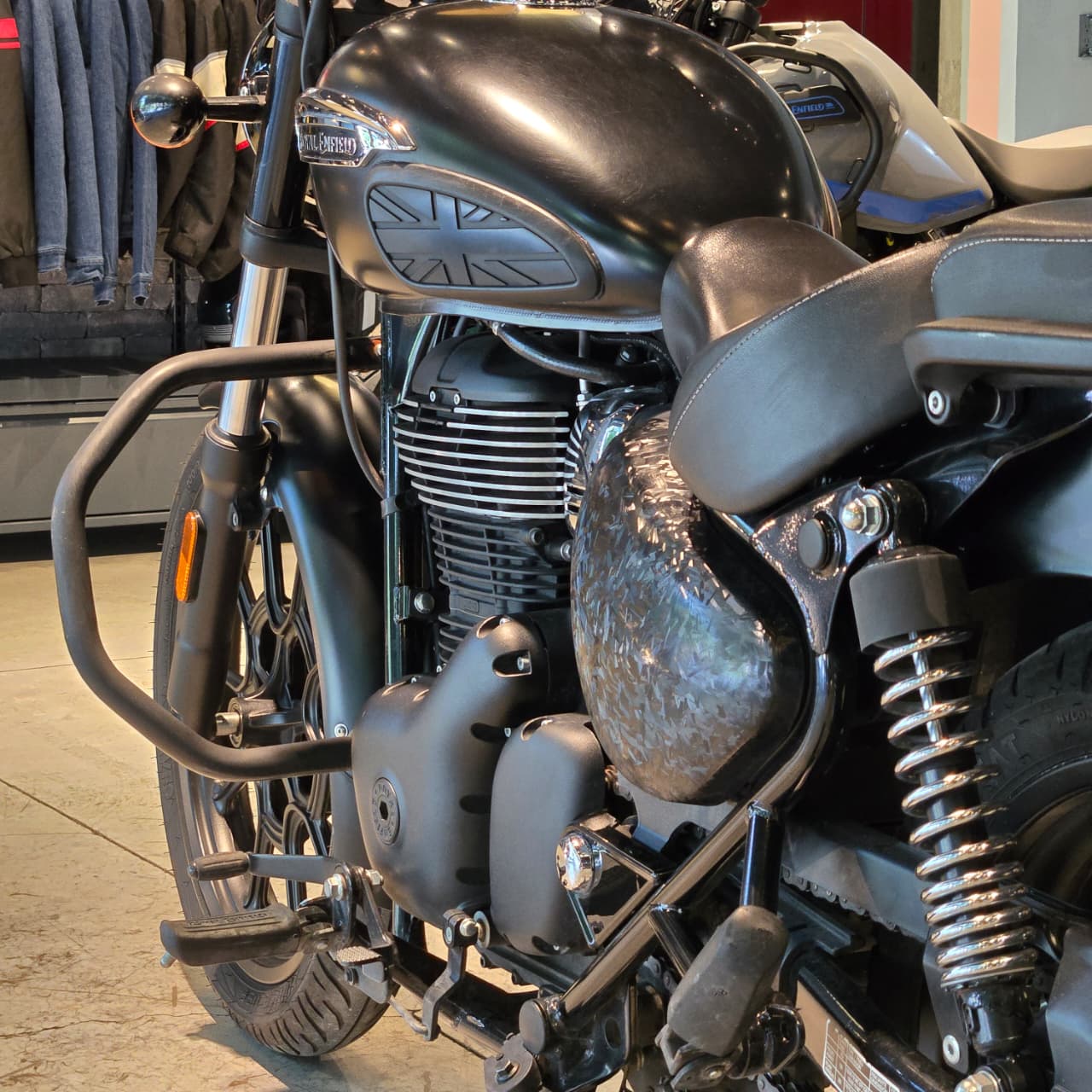 Royal Enfield Meteor 350 Stellar Black 2024