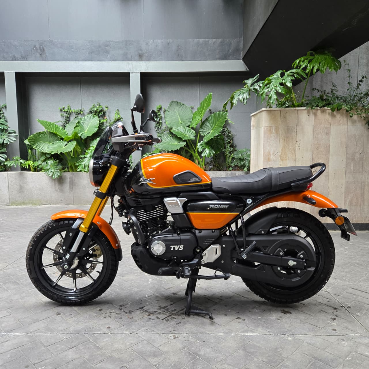 TVS Ronin 250 EFI